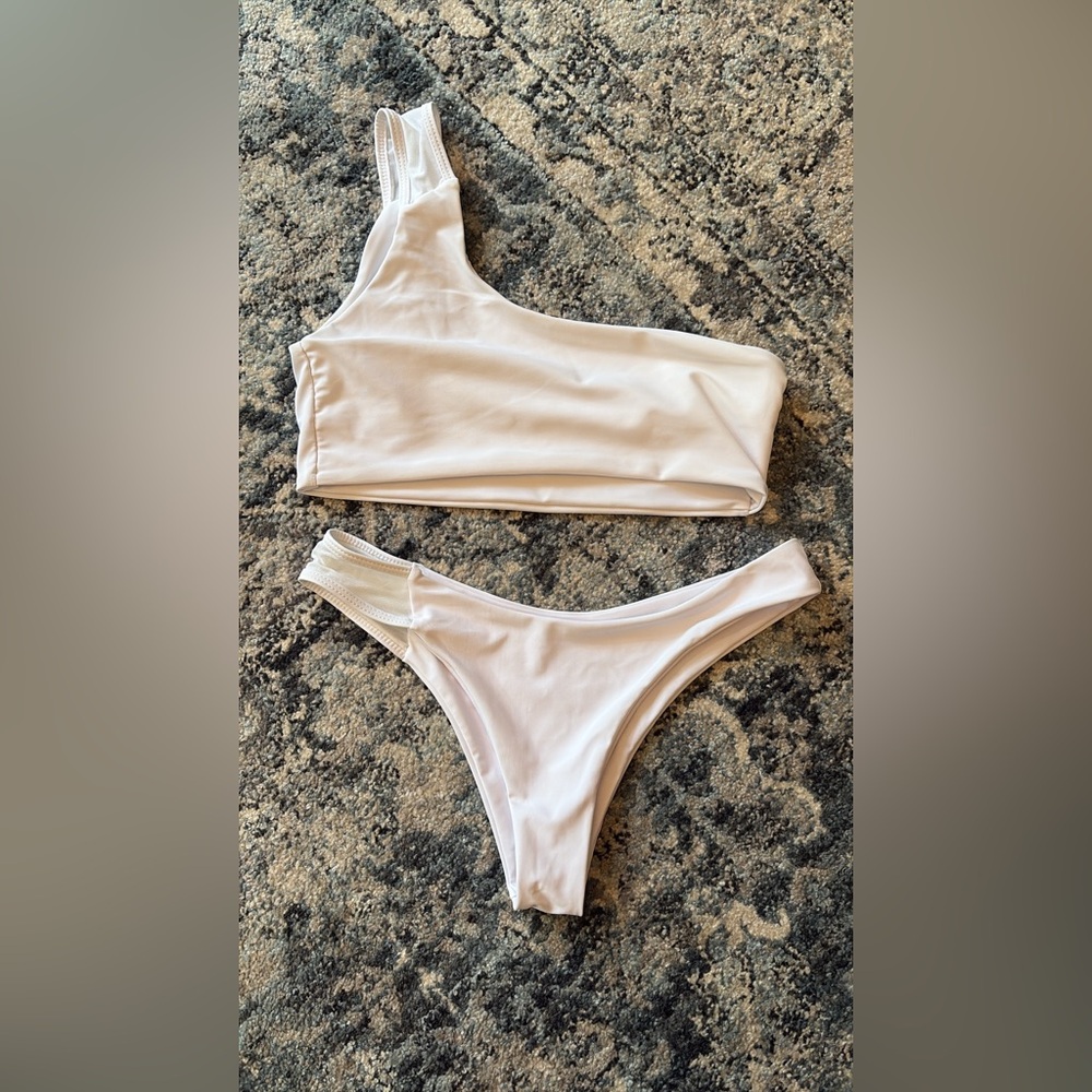 White One-Shoulder Bikini Set
